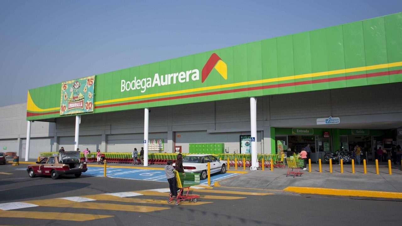 Highly active users are more suitable for WhatsApp group messaging; use label filtering to quickly identify target audiences.